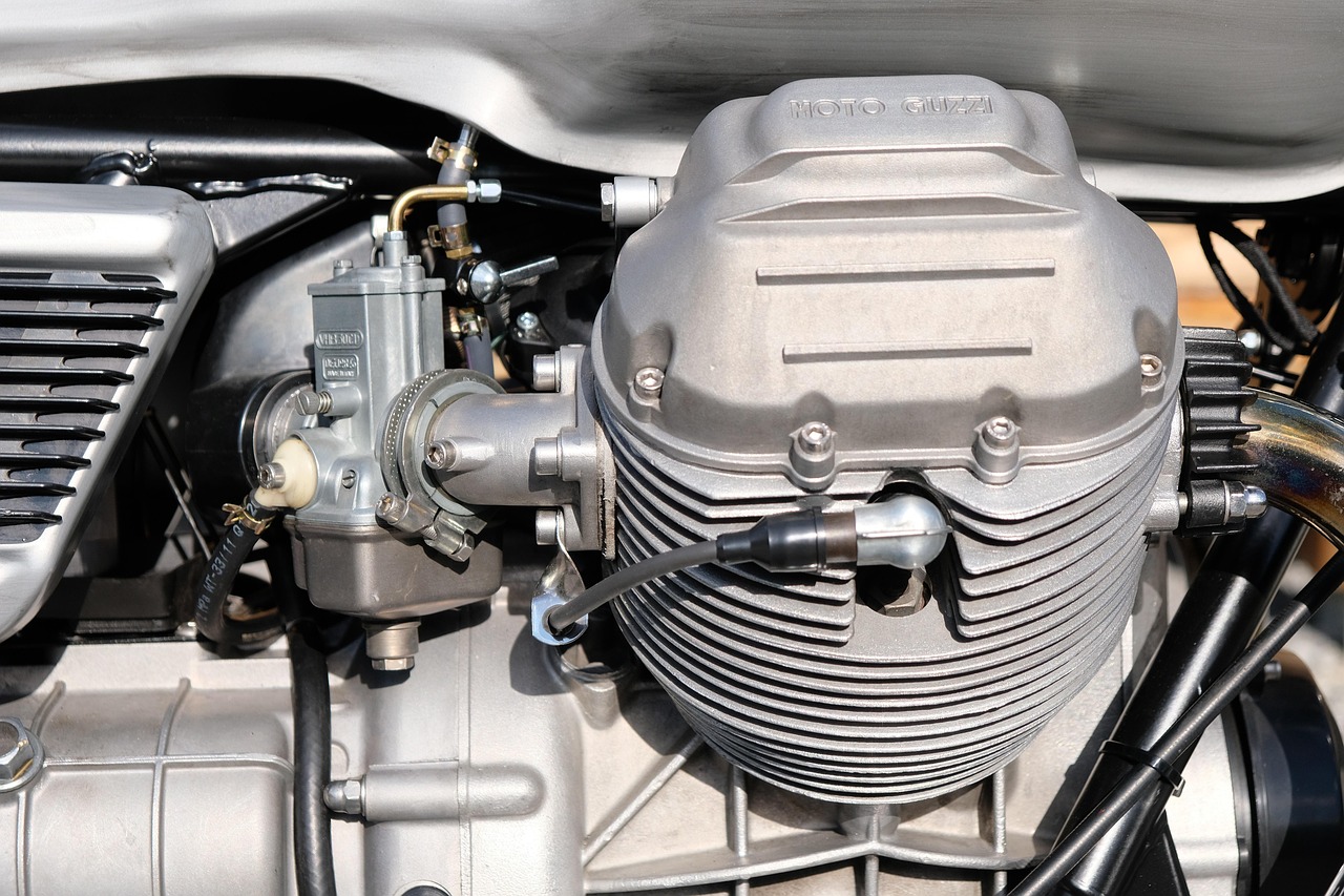 Une vision moderne de l’auto et de la moto sur carbuetpiston